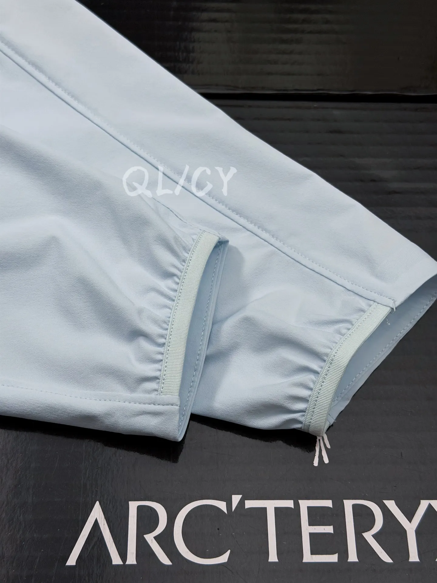 G 44 Arcteryx GAMMA LIGHTWEIGHT HOODY Breathable UPF 75+ 、 Same Style 。 🔍 • ： ， 、Breathable ， “ ” 。 • ： Fortius™ 2.0 ， 、 ， Breathable ， • ： ◦ ， ， 。 ◦ ， ， 、leggings 。 ◦ （ Purple ）， ， 。 • ： 、 、 ， 。 💡 • Size： Size ， 。 • ： ◦ ： T / ， ， Sneakers Boots。 ◦ ： 、 ， 。 • ： ， ， 。